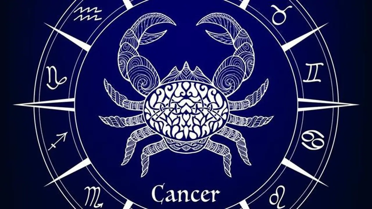 توقعات الفلك.. نصيحة خاصة لمواليد برج السرطان حول كيفية التعبير عن المشاعر بدقة